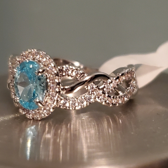 Aquamarine White Topaz - Picture 3 of 4